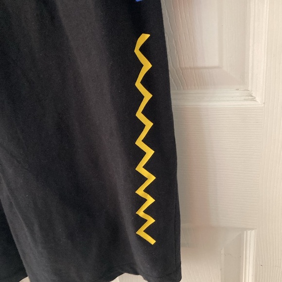 NIKE Hooded T Shirt The Nike Tee Size M Black Blue Yellow Red White Green - Picture 10 of 12